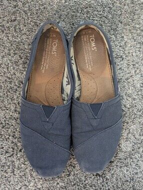 Toms navy canvas slip-on flats